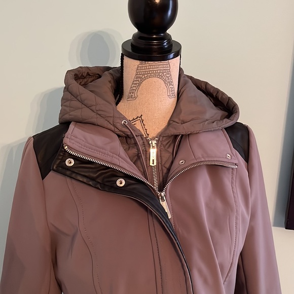 WATERPROOF JACKET ✨ - Picture 5 of 5